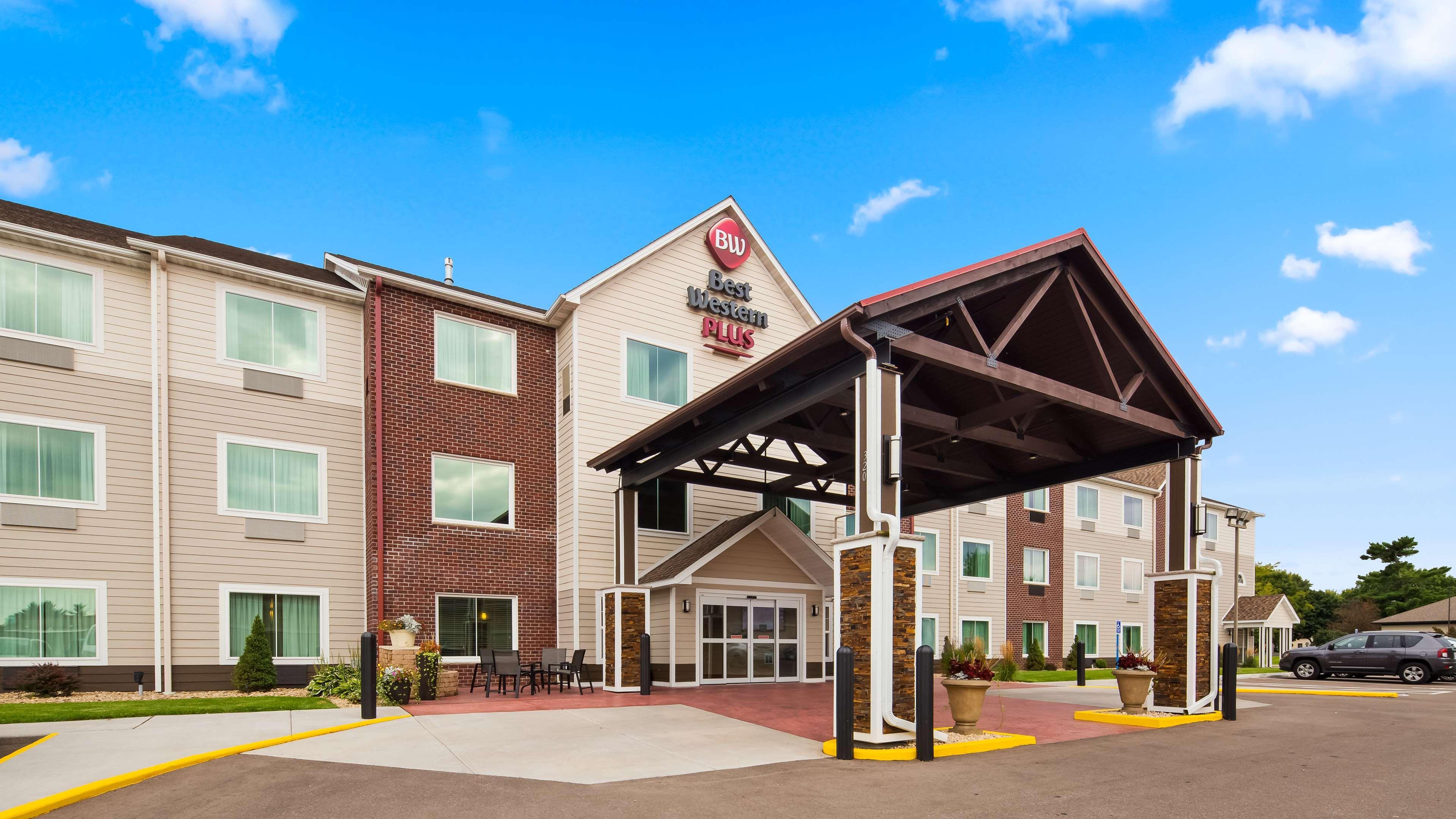 Best Western Plus Menomonie Inn & Suites Buitenkant foto